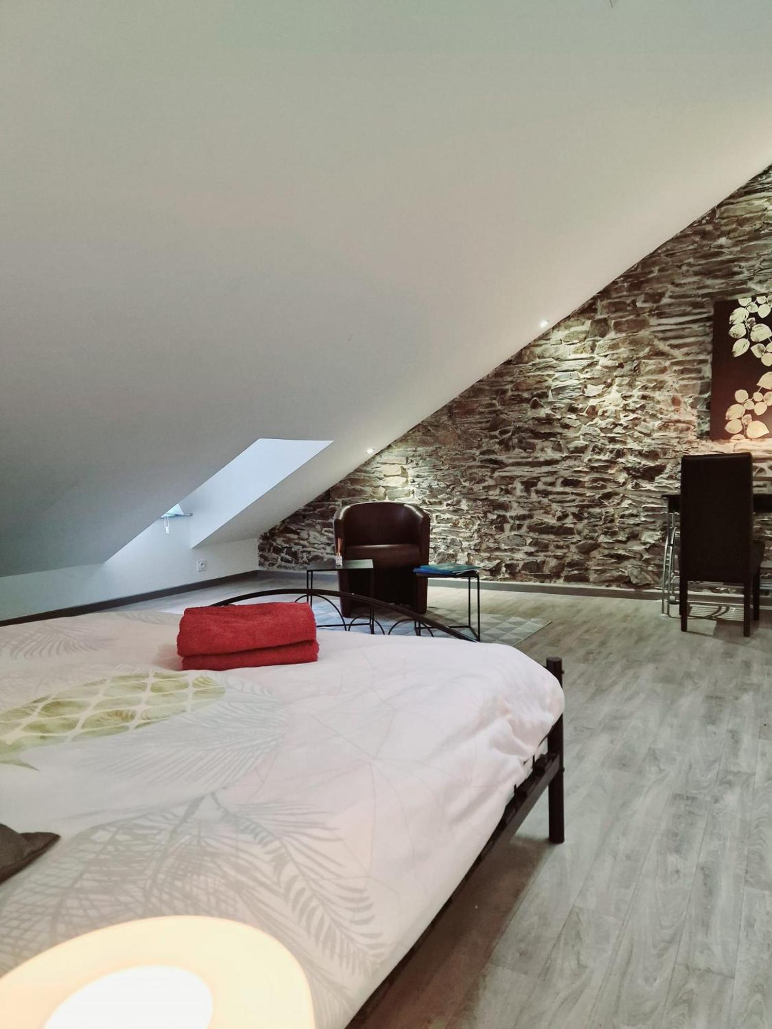 Gite De Vac'S Et D'Affaires A Montherme Bagian luar foto